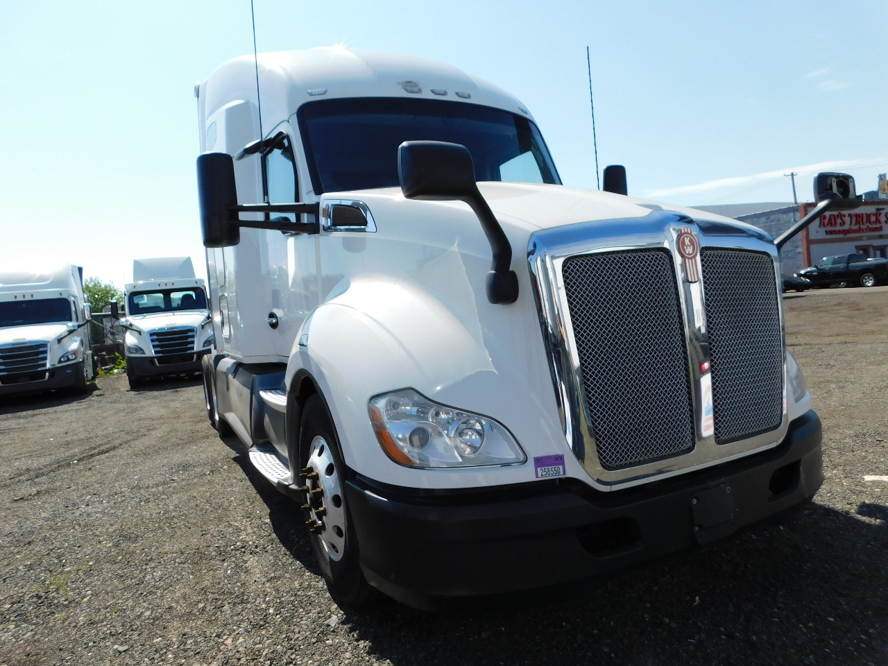 2021 KENWORTH t-680 Tandem Axle Sleeper #1 2021 KENWORTH t-680 Tandem Axle Sleeper #1